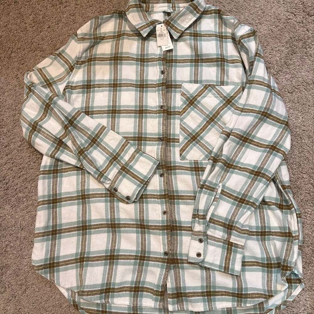 Aerie Women's Oversized Plaid Long Sleeve Button-Up Flannel Shirt Medium NWT
